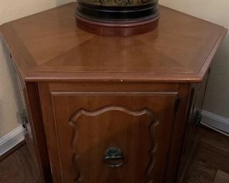 6-Sided Cabinet