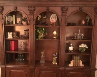 Nice wall unit and decorative accessories