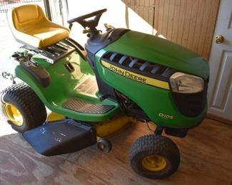 2012  D 105 with low hours