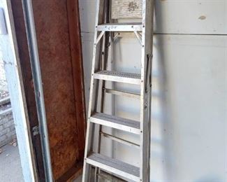 6 Ft Aluminum Step Ladder