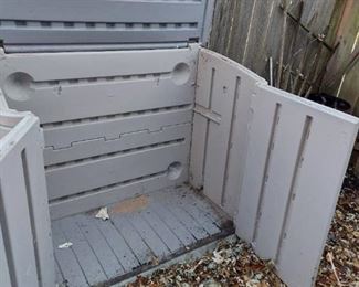 Rubbermaid Outdoor Storage Container