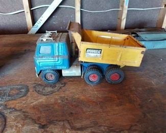 Ertl Metal Dump Truck