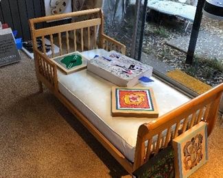 Childs bed. 