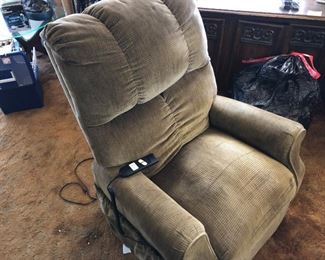 Lift chair/recliner