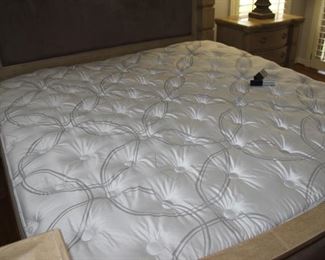 SLEEP NUMBER I10 TOPPER AND FOAM BRAND NEW , JUST REPLACED 11/28/2020, NEVER SLEPT ON! $4,999.00 BRAND NEW, PRE-OWNED PRICE $3,500 FIRM. NO DISCOUNTS WILL APPLY. 