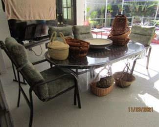 REALLY NICE OUTDOOR ALUMINUM LARGE TABLE WITH 4 REGULAR CHAIRS AND 2 END CHAIRS...