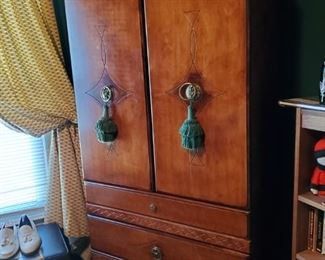Very nice armoire