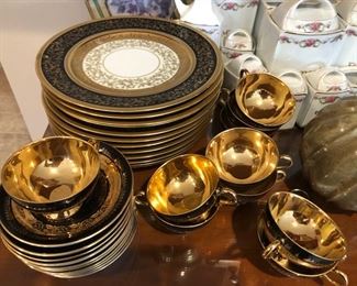 Antique Hutchenreuther Bavaria china 12plates , 10 + Cups & Saucers 