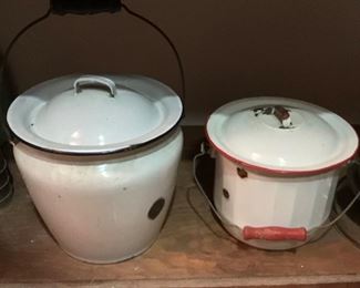 Assorted kitchen pots