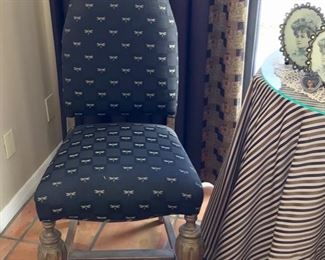 Accent chair