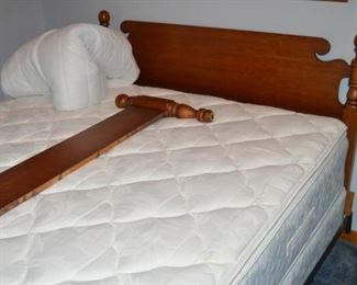 Clean queen mattress boxsprings