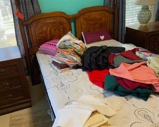 Queen bed --great mattress