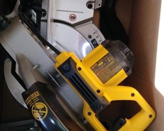 DeWalt compound miter saw