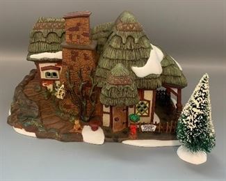 $32 #3033
Heritage Village Dickens Village Series Crocked Fence Cottage
