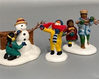 $10 as is #3076
Heritage Village “Playing in the Snow”