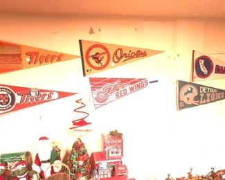 Vintage n OLD felt pennants! Great for a MAN CAVE!