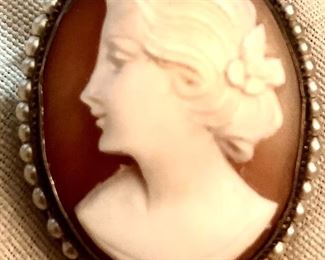 Cameo seed pearl antique cameo brooch