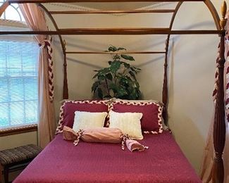 ELDRED WHEELER CANOPY BED