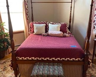 ELDRED WHEELER CANOPY BED