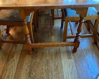 ELDRED WHEELER BURLED MAPLE KITCHEN TABLE AND 4 CHAIRS