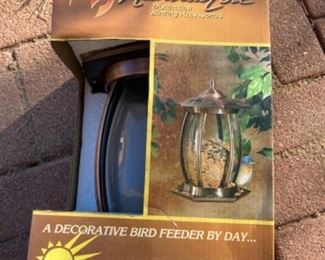 New in box bird feeder / solar 