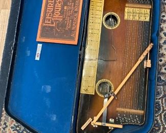 Vintage Hawaiian Tremeloa Autoharp with Case, Instructions and music.  In very good shape and appears to be complete.  Sound is very pretty 