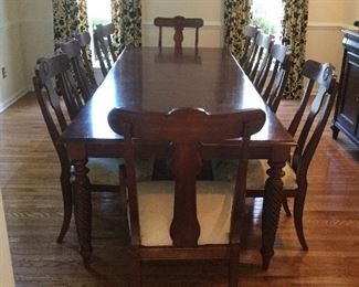Ethan Allen British Classics dining table, 2 leaves and 6 chairs