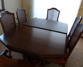Ethan Allen dining table and 6 chairs