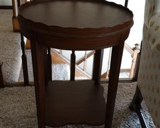 Mersman piecrust table