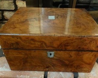 Toiletry Box  (Beautiful late 1800's early 1900's)