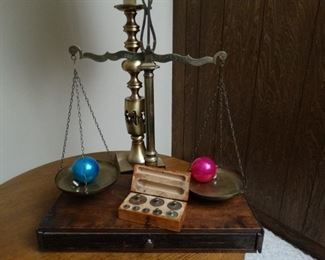 Scale with weights
