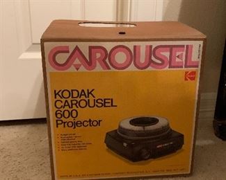 $80 VINTAGE KODAK CAROUSEL SLIDE PROJECTOR