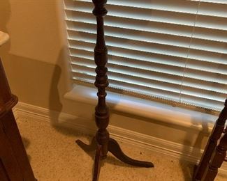 $125 MAHOGANY PLANT STAND