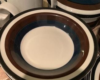 $650 ARABIA FINLAND KAIRA HANDCRAFTED AND HANDPAINTED ARTISAN POTTERY SERVICE 