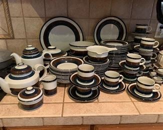 $650 ARABIA FINLAND KAIRA HANDCRAFTED AND HANDPAINTED ARTISAN POTTERY SERVICE 