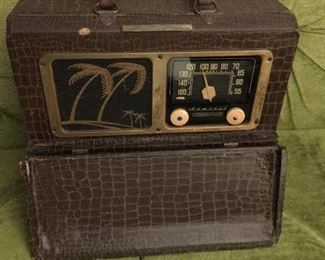Admiral leather case radio