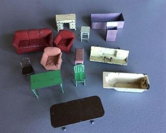 Tootsie Toy metal doll house furniture from the 1920’s.