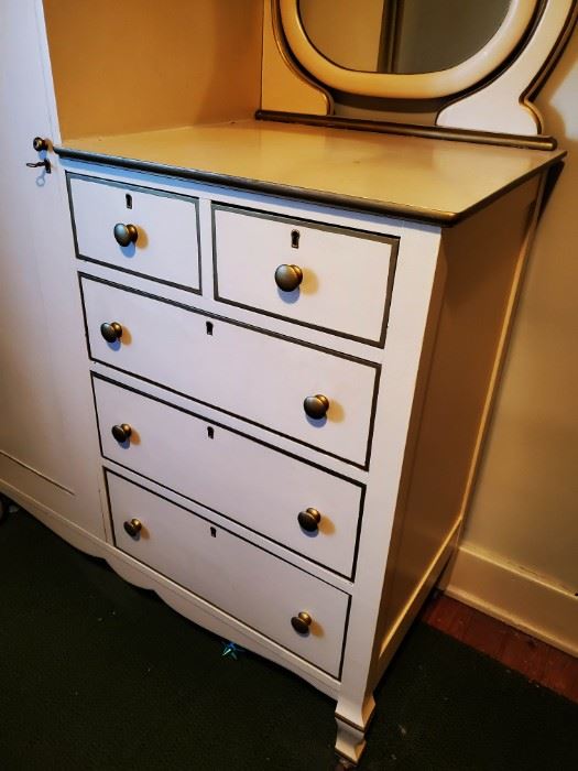 To see over 440+ pictures of this auction and to Register to Bid on this ONLINE ONLY Auction, visit our website at www.musiccityauction.net