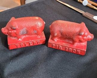 Unique/collectable Iron pot belly pig bookends with stamp - Toledo Pig Iron