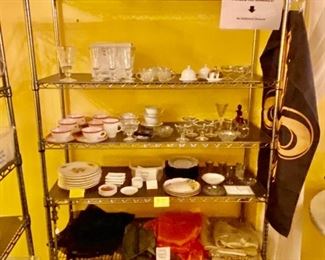 Assorted serving dishes, chair ties, trays 