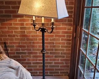 Pole lamp - 