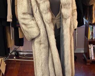 $599 fox coat sz 8 to 12