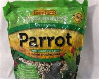 Kaylor Sweet Harvest Vitamin Enriched Parrot with Sunflower Pet Bird Food 4 lbs Expires 08/06/2021