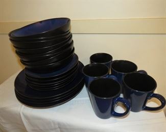 $25.00, Studio Nova Blue dish set, includes 4 dinner plates +++
