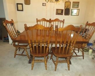 $150.00, Solid Maple dining room table and chairs, has two additional leaves and pads , excellet condition