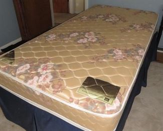 $25.00, Twin mattress set vg condition