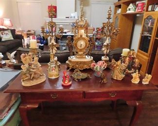 Nice collection of Antique clocks - Collection of Angels - 2 Drawer Mahogany Desk