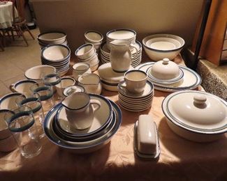 Pfaltzgraff  Pottery Dish Set