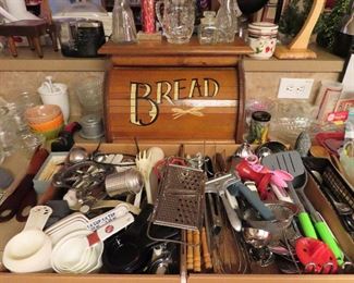 Bread Box - Serving Utensils