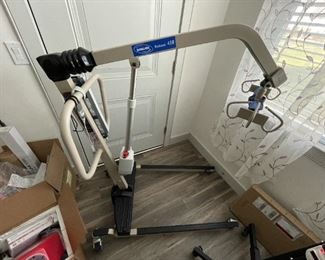 Invacare Reliant 450 Electric Lift with Harness